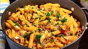 مكرونة مشكل لحوم